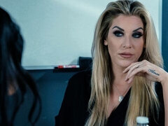 Vingeren, Lesbisch, Likken, Ondergoed, Masturbatie, Kut duiken, Geschoren, Tiener