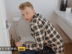 Payton Hall Apologizes To Jimmy For Spilling The Lemonade On Him With Amazing Blowjob - Brazzers