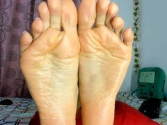 Amateur, Pieds, Femme dominatrice, Fétiche des pieds, Branlette thaïlandaise, Fille latino, Maîtresse, Solo