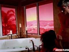 Cuarto de baño, Culo grande, Tetas grandes, Morena, Pareja, Corridas faciales, Sexo duro, Madres para coger