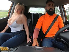 Rubia, Mamada, Garganta profunda, Corridas faciales, Penetracion con dedos, Sexo duro, Tetas naturales, Sexo fuerte