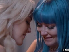 Grote kont, Grote mammen, Rondborstig, Bedriegen, Lesbisch, Likken, Kut duiken, Trio