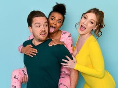 Culo, Tetas grandes, Mamada, Estilo perrito, Ffm, Interracial, Adolescente, Trio