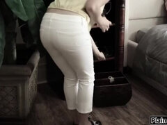 Grosse titten, Blasen, Behaart, Handjob, Latina, Taboo, Jungendliche (18+), Flotter dreier