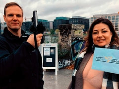 Enthousiasteling, Grote kont, Sperma in gezicht, Dik, Handbeurt, Rijpe lesbienne, Gezichtspunt, Slet