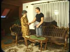 お婆さん, 毛深い, 熟年, 淫乱熟女, 穴開きパンティ
