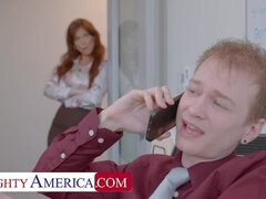 Américain, Gros seins, Éjaculer dans la bouche, Lingerie, Rasée, Jarretelles, Tatouage, Nénés