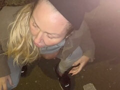 Leie, Britisch, Spermaladung, Aufs gesicht abspritzen, Milf, Im freien, Öffentlich, Hure