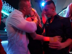 クラブ, ハードコア, 異人種間, レズビアン, なめる, パーティ, ポルノスター, スインガー