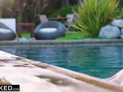 Grote lul, Blond, Pijpbeurt, Sperma in gezicht, 1 man 2 vrouwen, Likken, Trio, Tieten likken