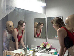 Любители, Кончили внутрь, Милф, Мачеха