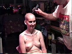 Lindas nude shave