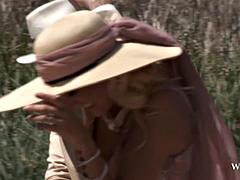 Grosser schwanz, Blondine, Schwanz, Gruppe, Hd, Indisch, Nackt, Im freien