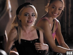 18 años, Negro, Madura, Ébano, Besar, Lesbiana, Madres para coger, Coño