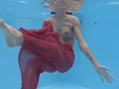 Cul, Brunette brune, Fétiche, Hongroise, Petite femme, Public, Adolescente, Sous marin