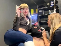 Amateur, Garce, Blonde, Femme dominatrice, Doigter, Mère que j'aimerais baiser, Plan cul à trois