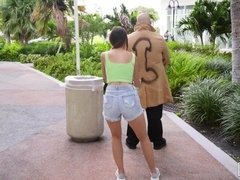 Pijpbeurt, Bruinharig, Hondjeshouding, Moeder die ik wil neuken, Tepels, Buiten, Geschoren, Klap