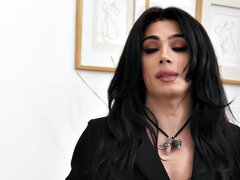 Petite Trans gets analbanged in threesome