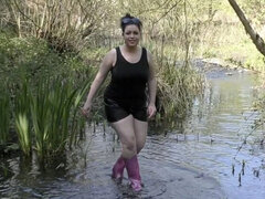 Leie, Stiefel, Braunhaarige, Füsse, Fetisch, Riesig, Natürlichen titten, Im freien