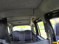 Auto, Betrug, Kehlenfick, Aufs gesicht abspritzen, Lecken, Im freien, Muschi, Arsch lecken
