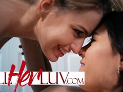 Marrant, Hd, Lesbienne, Léchez, Seins naturels, Réalité, Adolescente, Mouillée