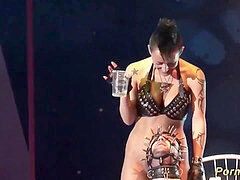 Bondage domination sadisme masochisme, Extrême, Fétiche, De plein air, Public, Réalité