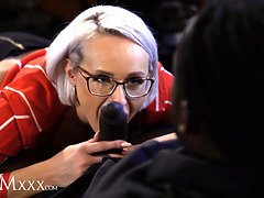 Anal, Gros cul, Gros seins, Blonde, Gorge profonde, Léchez, Chatte, Criant