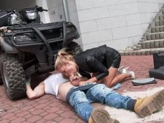 Sucer une bite, Tir de sperme, Hard, Latex, Naturelle, Nue, De plein air, Actrice du porno