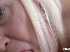 Belle grosse femme bgf, Noire, Blonde, Sucer une bite, Britannique, Plantureuse, Rondelette, Couple