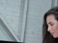 In den arsch, Tussi, Behaart, Lesbisch, Masturbation, Milf, Strapon, Tätowierung