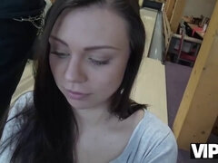 18 ans, Amateur, Sucer une bite, Couple, Cocu, Argent, Petite femme, Épouse