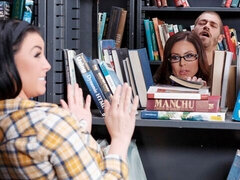 Grote kont, Grote lul, Pijpbeurt, Bruinharig, Hondjeshouding, Likken, Moeder die ik wil neuken, Kut duiken