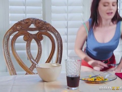 Mamada, Morena, Pies, Lamidas, Coño, Calcetines, Nalgadas, Tatuaje