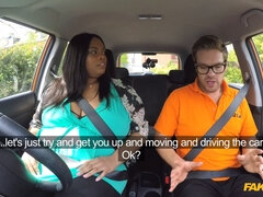 Grote kont, Grote mammen, Pijpbeurt, Auto, Hd, Interraciaal, Gezichtspunt, Tieten likken