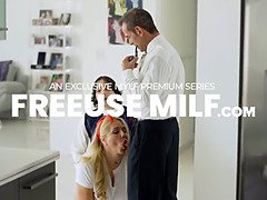 Gros seins, Sucer une bite, Brunette brune, Femme couguar, Tir de sperme, Mature, Mère que j'aimerais baiser, Criant