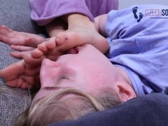 Lesbian Teen Foot Worship and Smelling in Bed - HD Fetish Video