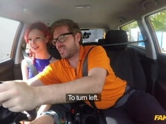 Sucer une bite, Voiture, En levrette, Léchez, De plein air, Pov, Chatte, Rousse roux
