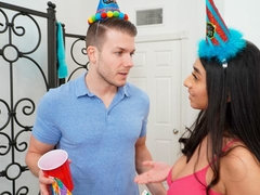 Blasen, Braunhaarige, Sperma im mund, Spermaladung, Handjob, Latina, Lecken, Jungendliche (18+)