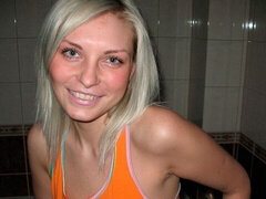 Leie, Bad, Grosse titten, Masturbation, Rasiert, Dusche, Solo, Jungendliche (18+)