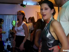 Habillées, Dansant, Interracial, Orgie, Fête, Actrice du porno, Echangistes, Mouillée