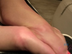 Cuarto de baño, Novia, Masturbación, Perforación, Coño, Afeitado, Estriptis, Tetas