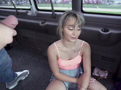 Grosser arsch, Blondine, Blasen, Bus, Auto, Spermaladung, Hardcore, Jungendliche (18+)