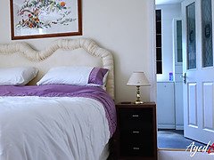 Grote kont, Grote lul, Grote mammen, Pijpbeurt, Sperma shot, Omie, Rijpe lesbienne, Tiener