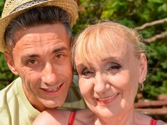 Спальня, Минет, Брюнетки, Двойное проникновение, Ласковые ручки, Секс без цензуры, Два парня и девушка, Молоденькие