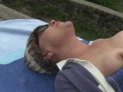 Pijpbeurt, Rijpe lesbienne, Buiten, Kousen