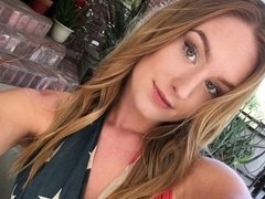 Gros cul, Blonde, Sucer une bite, En levrette, Embrassement, Mère que j'aimerais baiser, De plein air, Piscine