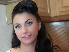 Mamada, Morena, Cocina, Dinero