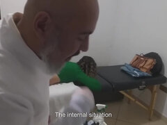 In den arsch, Grosser arsch, Arzt, Prüfung, Fingern, Handjob, Milf, Realität