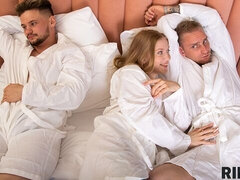 18 летние, Жопа, Собачьи, Подружка, Секс без цензуры, Тощие, Молоденькие, Сиськи