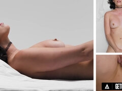 Gros cul, Femelle, Lunettes, Masturbation, Seins naturels, Orgasme, Solo, Nénés